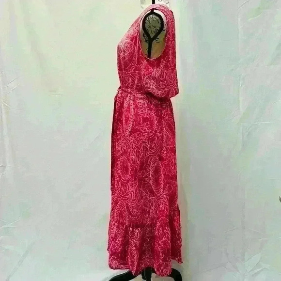 JANE AND DELANCEY Women’s Pink Paisley Maxi
Dress Size Medium - Picture 9 of 14